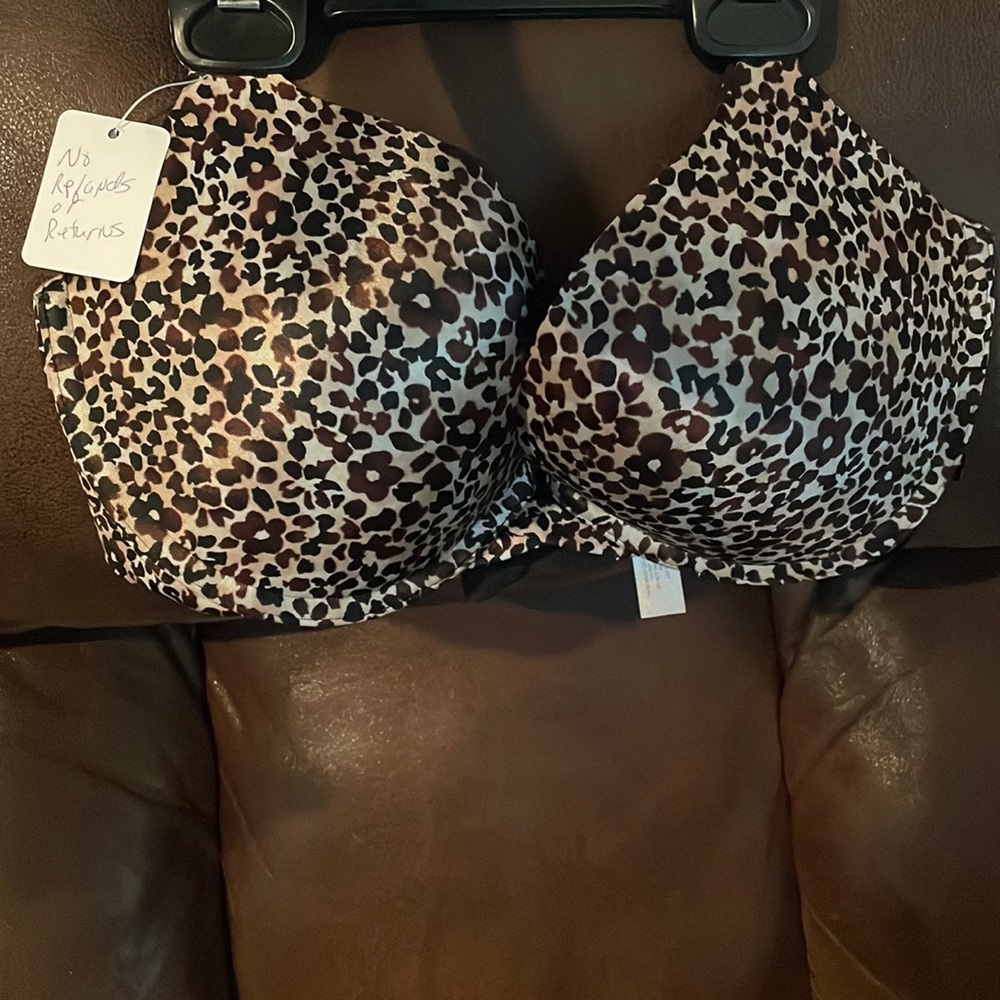 Victoria Secret Bra 36C very light padding!